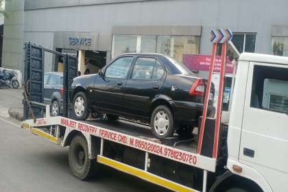 Manjeet Towing Services, Best Car Towing Service In Zirakpur, 7 Top Car Towing Service In Zirakpur, 24 Hour Car Towing Service In Zirakpur, Car Towing Service near me, Car Tochan Service In Zirakpur 